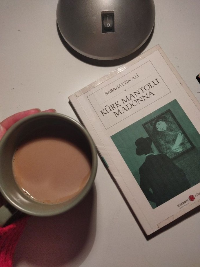 Kitap okurken size eşlik eden en güzel şey nedir?