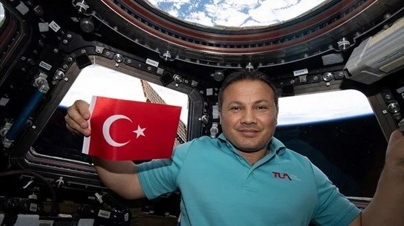İlkTürk astronot alpergezeravcı dünyaya inişini tamamladı sizce bu hamle türkiye için uzay yolunu açmışmıdır?