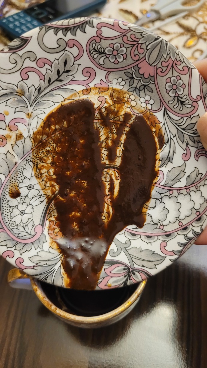 Fal bakmayı bilen var mı çok değişik şeyler çıktı?