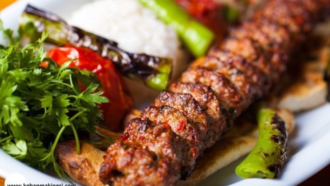 Güne iki yemekten birini yemekle başlamak zorunda kalsan hangisini tercih ederdin?