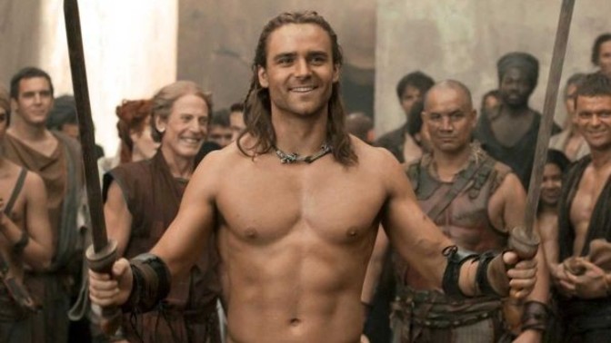 Spartacus izleyen var mı?