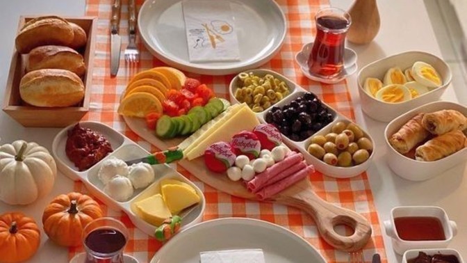 Pazar kahvaltısını saat kaç gibi yapıyorsunuz?