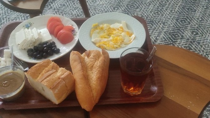 Kahvaltı resmi paylaşmak görgüsüzlük mü?