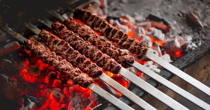 Dışarıda kaldığını ve bir gününü 200 TL ile geçirmek zorunda olduğunu düşün! Tercih edeceğin yemek ne olurdu?