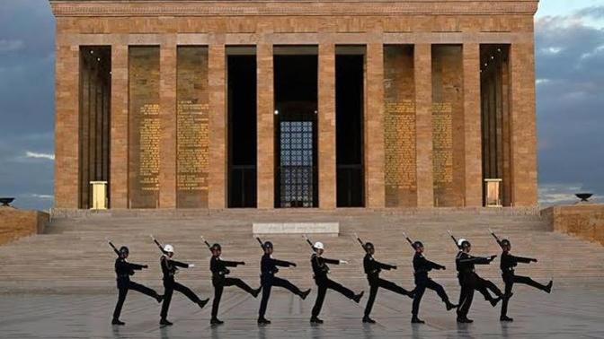 Dünya üzerinde Atamıza en yakın olabileceğimiz yer olan, Anıtkabir’e hiç gittiniz mi 🇹🇷?