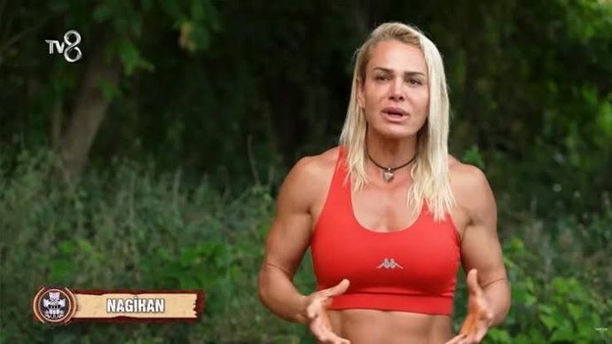 Nagehan Karadere’nin kaslı vücudu çok Seksi değil mi?