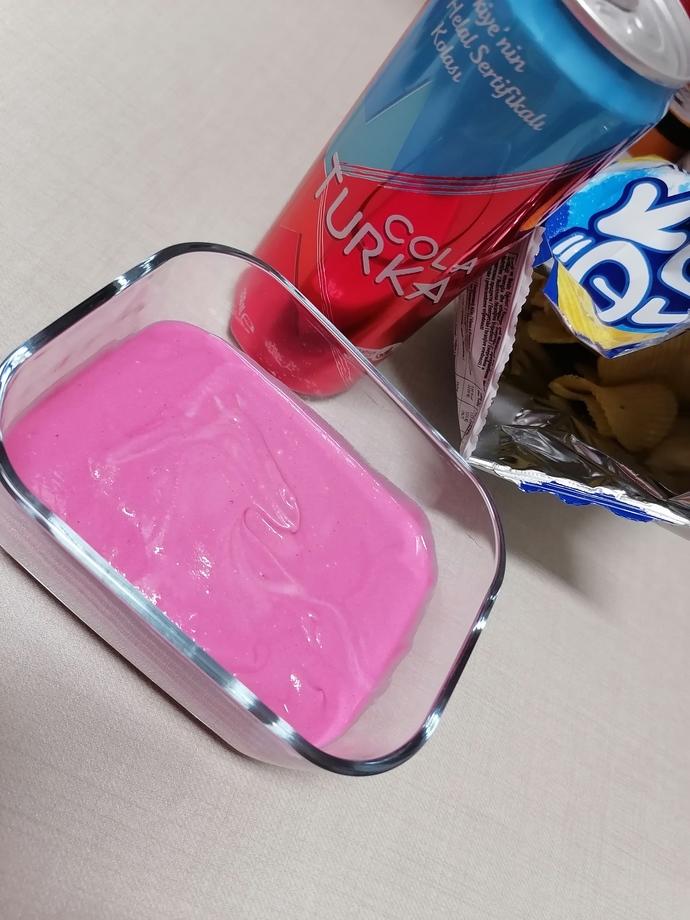Gerçek Barbielerin cips sosuda pembe olur sizin favori cips sosunuz neli?
