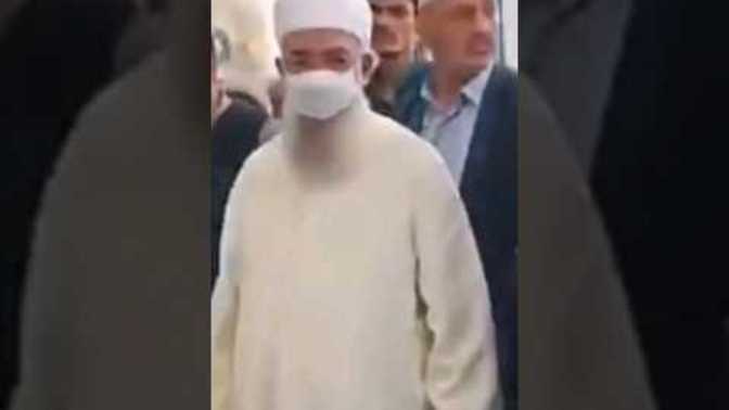 Abi şaka mı bu hayır gidin oturun evinizde anırın ne yaparsanız yapın. Dünyaya rezil etmeyin ülkeyi. Amacınız ne?