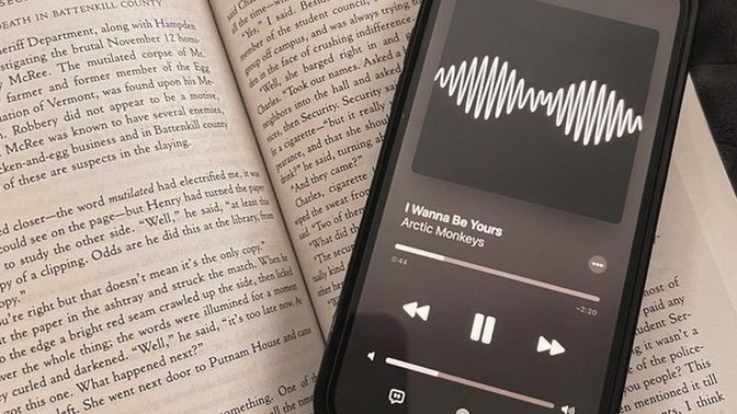 Bu gecenin şarkısını bırakır mısınız?