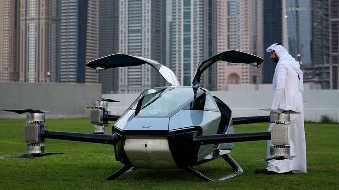 Dubai, uçan taksi hizmeti verilecek ilk şehir oldu! Uçan taksiye biner misin?