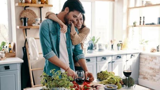 Eşiniz yemek yapmazsa, sevmezse sorun olur mu?