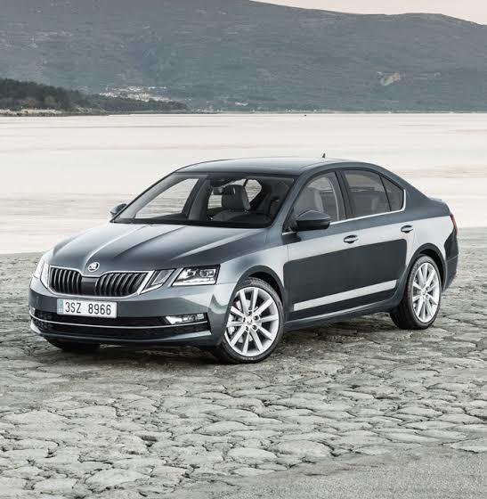 Skoda Octavia'nın bu karoserini hiç sevmiyorum. Çok çirkin geliyor.