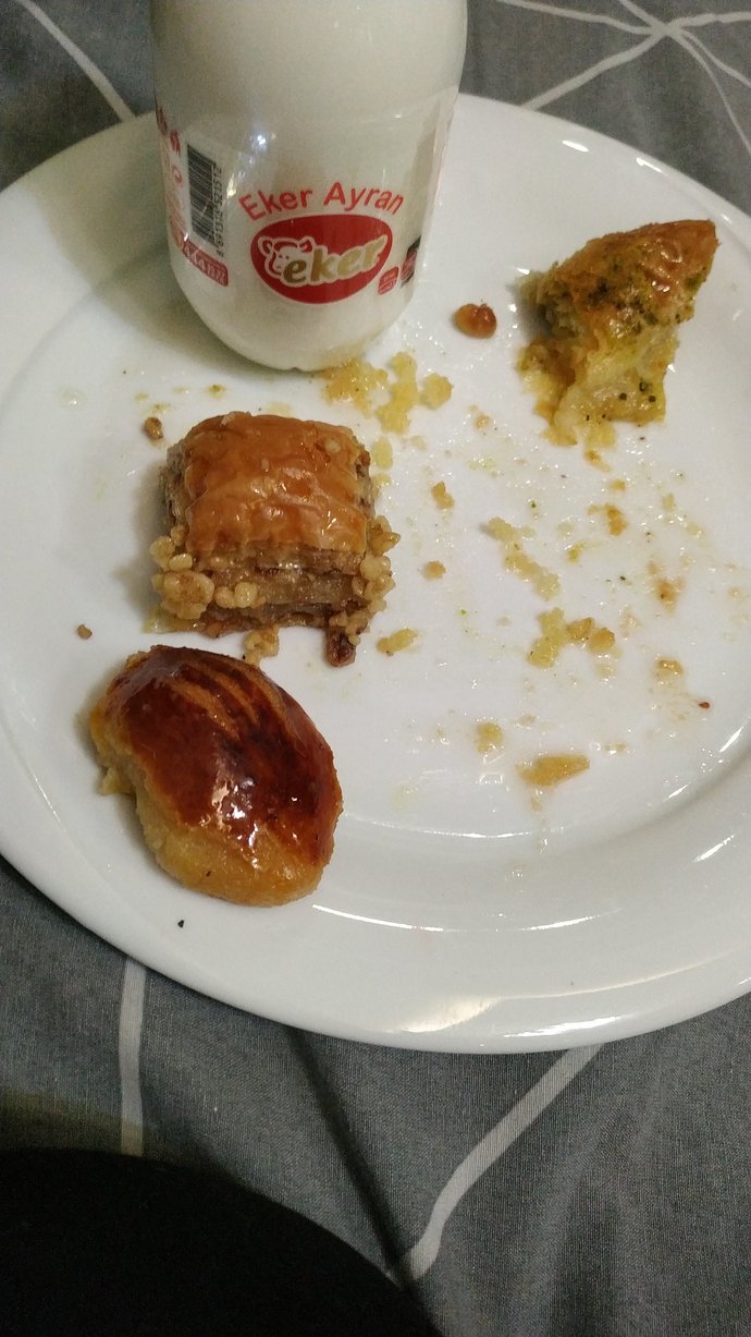Şerbetli tatlı ile hangi içecek gidiyor?