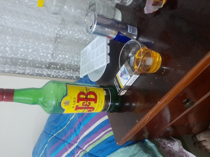 Tek başına alkol tuketir misin?