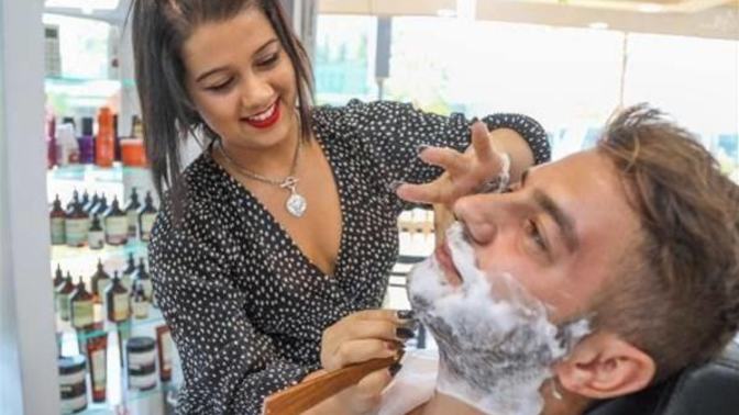 Eşinizin/sevgilinizin kadın berbere gitmesinden rahatsızlık duyar mıydınız?