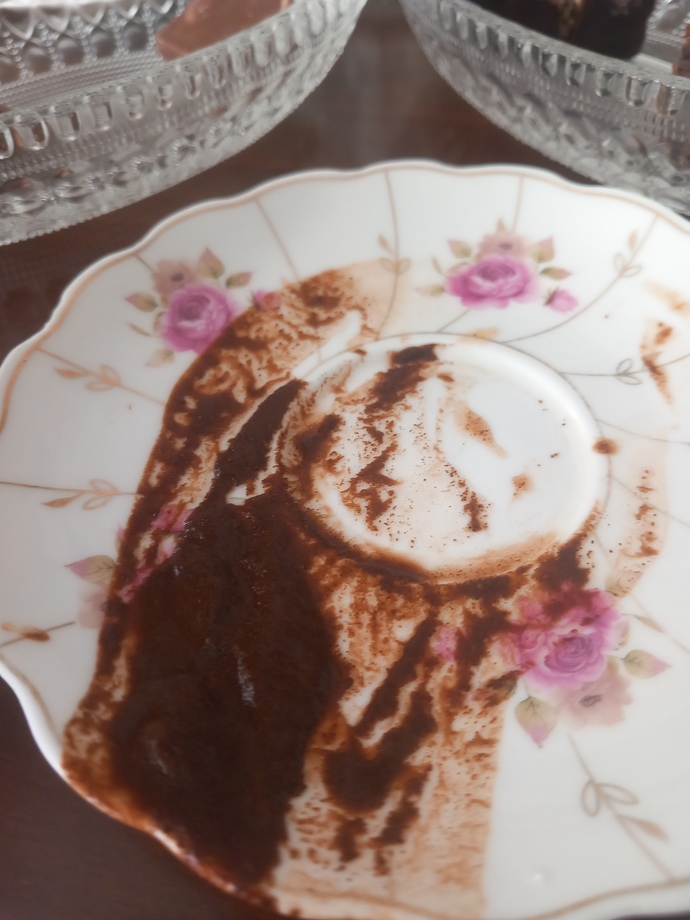 Kahve falindan anlayan var mi detayli?