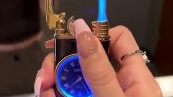 Sevgililer gününe hediye çakmak almak olur mu?