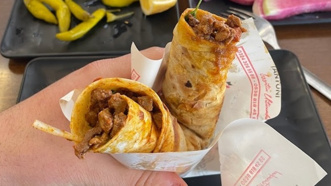 "Ücretini haketmiyor, gereksiz pahalı" diyebileceğin fastfood var mı?