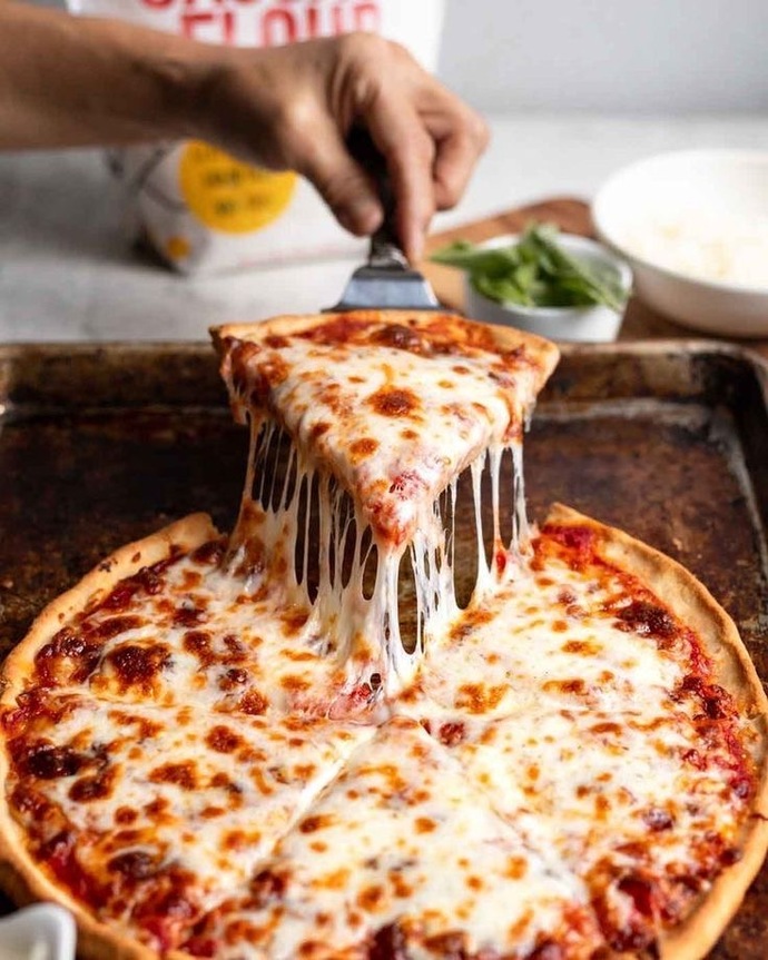 Sevilen lezzetlerden birini seçsen, pizza mı yoksa döner mi tercih edersin?