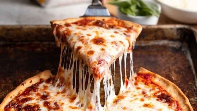 Sevilen lezzetlerden birini seçsen, pizza mı yoksa döner mi tercih edersin?