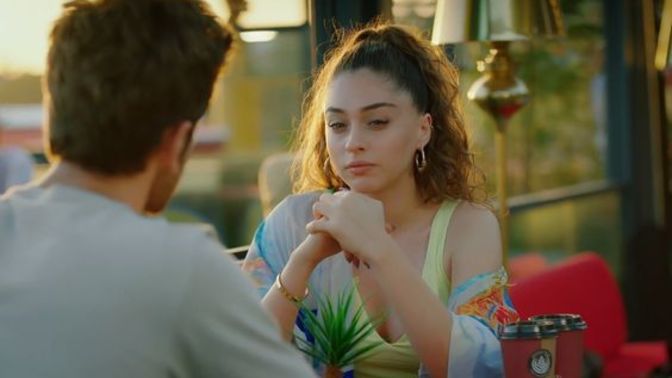 Sevgilimin ailesiyle tanışmaya gittim. Yemek tek çeşit, eşyalar eskiydi. Sizce değer vermediler mi?