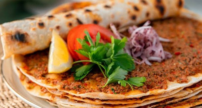 Lahmacun mu, pizza mı?