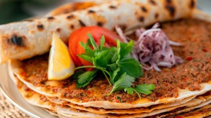 Lahmacun mu, pizza mı?