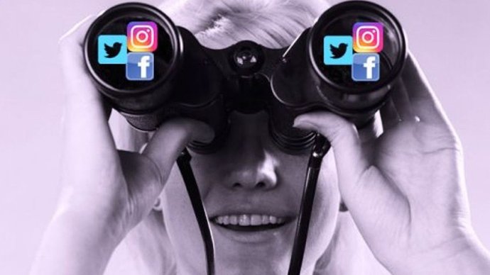 Düzenli stalk yaptığın biri var mı?
