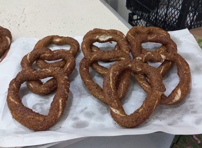 Edirnede bir fırın, Sevgililer Gününe özel kalp şeklinde simit yaptı! Kiminle kalpli simit yemek istersin?