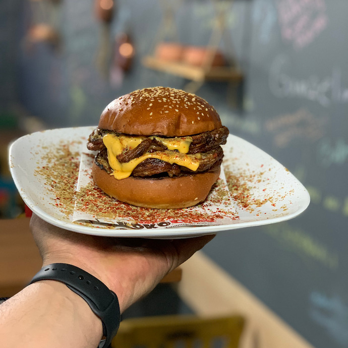 Kokoreçten burger olur mu?