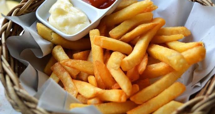 Fastfood restoranlarında yediğimiz patatesi evde nasıl yapabiliriz?