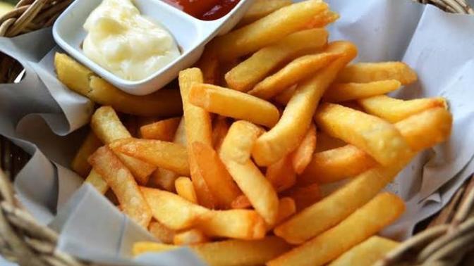 Fastfood restoranlarında yediğimiz patatesi evde nasıl yapabiliriz?