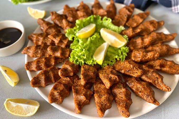 Merhaba arkadaşlar, çiğ köfteyi etlimi yersiniz etsiz mi?
