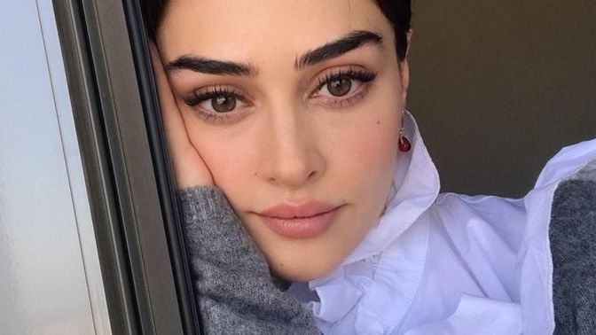 Büyük gözlü kadıları nasıl buluyorsunuz, güzeller mi 🌸 ?