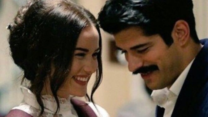 İzlemekten hiç bıkmadığınız, tekrar tekrar izlediğiniz bir dizi var mı?