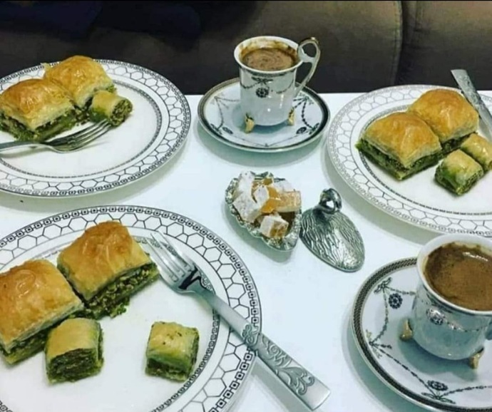 Kahvaltıyı kiminle yapmak isterdiniz ?