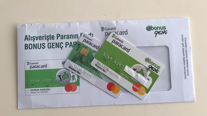 Öğrenciye kredi kartı veren bir banka var mı?