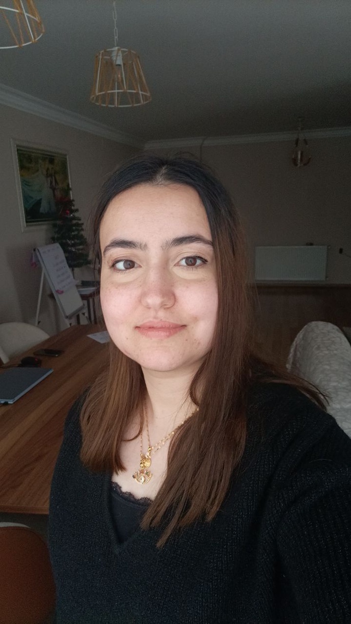 Seni yerli dizi oyuncularına benzetmemi ister misin?