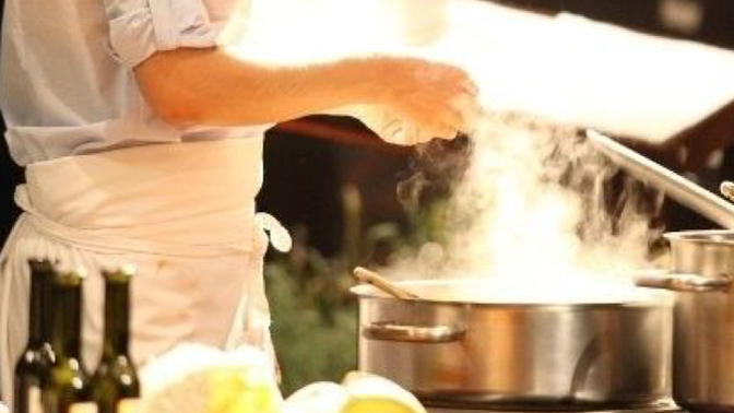 Yemek yaparken sizde küçük ev kazaları yaşıyor musunuz?