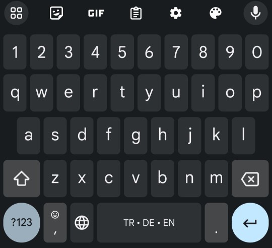 Cep telefonunun kendi klavyesini mi kullanırsınız, farklı klavye mi?