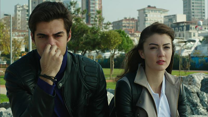 Ayrıldıktan sonra görüşmesini istemediğim kızla görüştü, ne yapmaya çalışıyor?