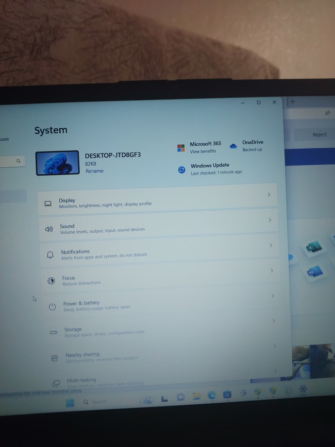 Windows 11 kurulup gelinecek dediler ama kurduktan sonra window 365 oldu napcam bilen var mı ?