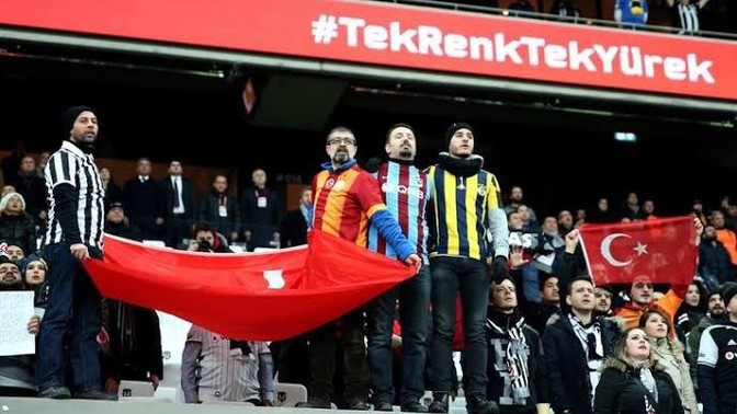 Sporseverler, nefret ettiğiniz/sevmediğiniz rakip takım Avrupa'da maç yaptığında onu destekler misiniz?