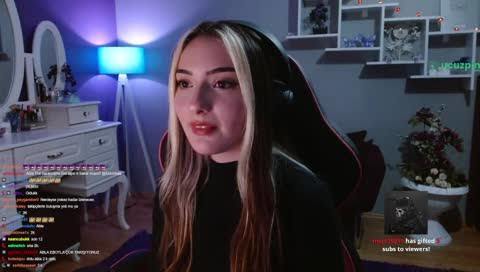 Twitch kadın yayıncılarından en çok hangisini seviyorsunuz?