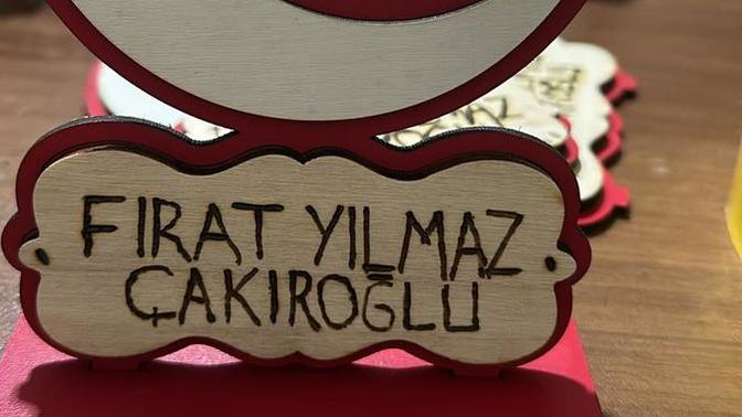23 Nisan  Ulusal egemenlik ve çocuk bayramımız da oğlumun arkadaşlarına hediye yaptıracağım böyle bişey düşünüyorum sence nasıl?