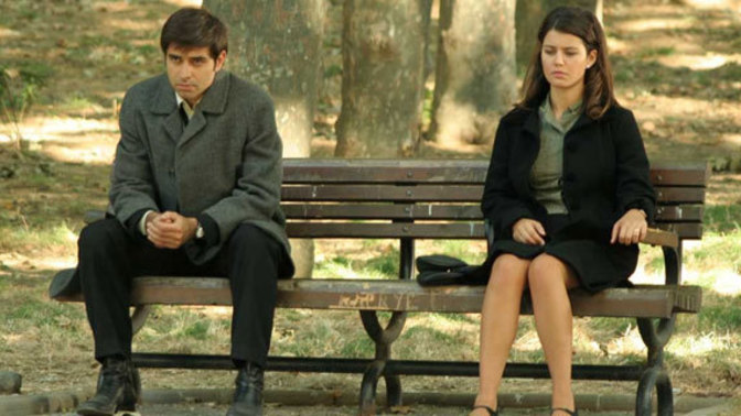 Sabaha kadar sevdiğim erkek için ağladım aptallık mı?