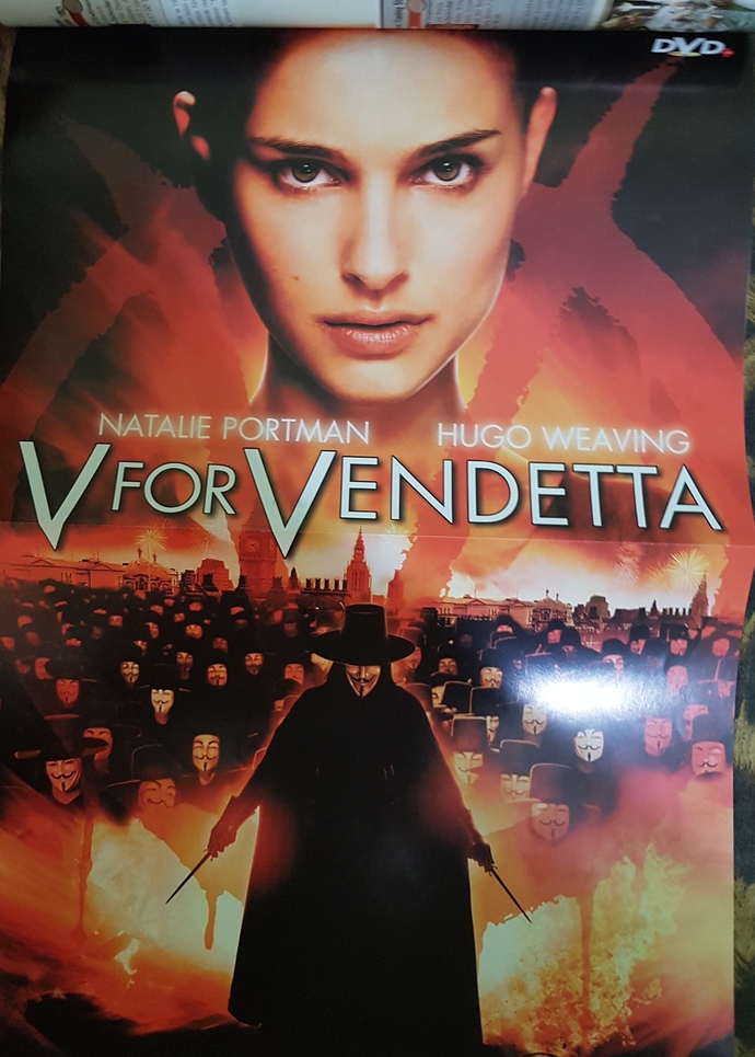 V for Vendetta posteri aldım, sizce orjinalini kesip asayım mı yoksa çıktı dan kopyasını mı çıkartayım?