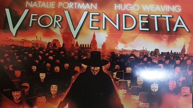 V for Vendetta posteri aldım, sizce orjinalini kesip asayım mı yoksa çıktı dan kopyasını mı çıkartayım?