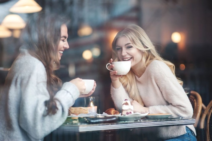 Sohbetlerin keyfini en iyi tamamlayan çay mı, yoksa kahve midir?