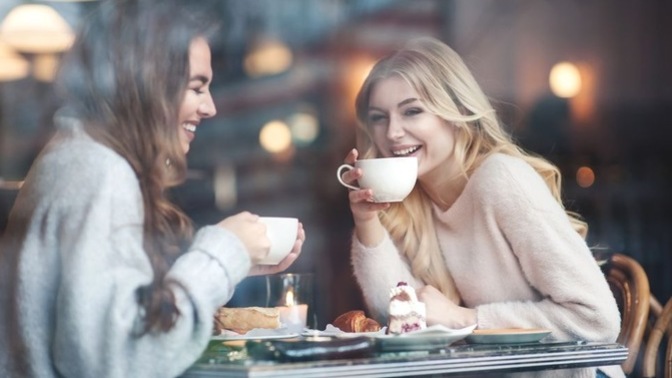 Sohbetlerin keyfini en iyi tamamlayan çay mı, yoksa kahve midir?